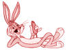 Bugs Bunny rose mange une carotte